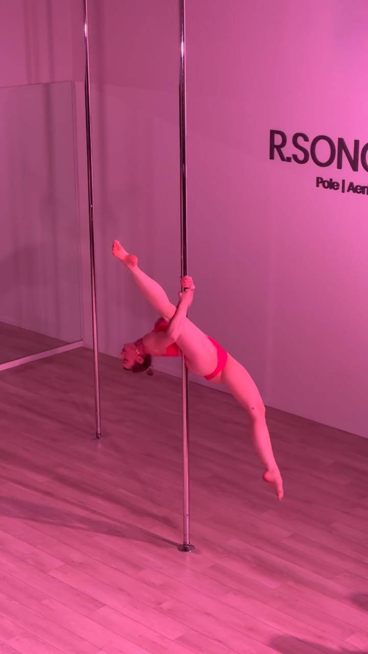 Post 8 by R.SONG STUDIOS on Instagram (video)
