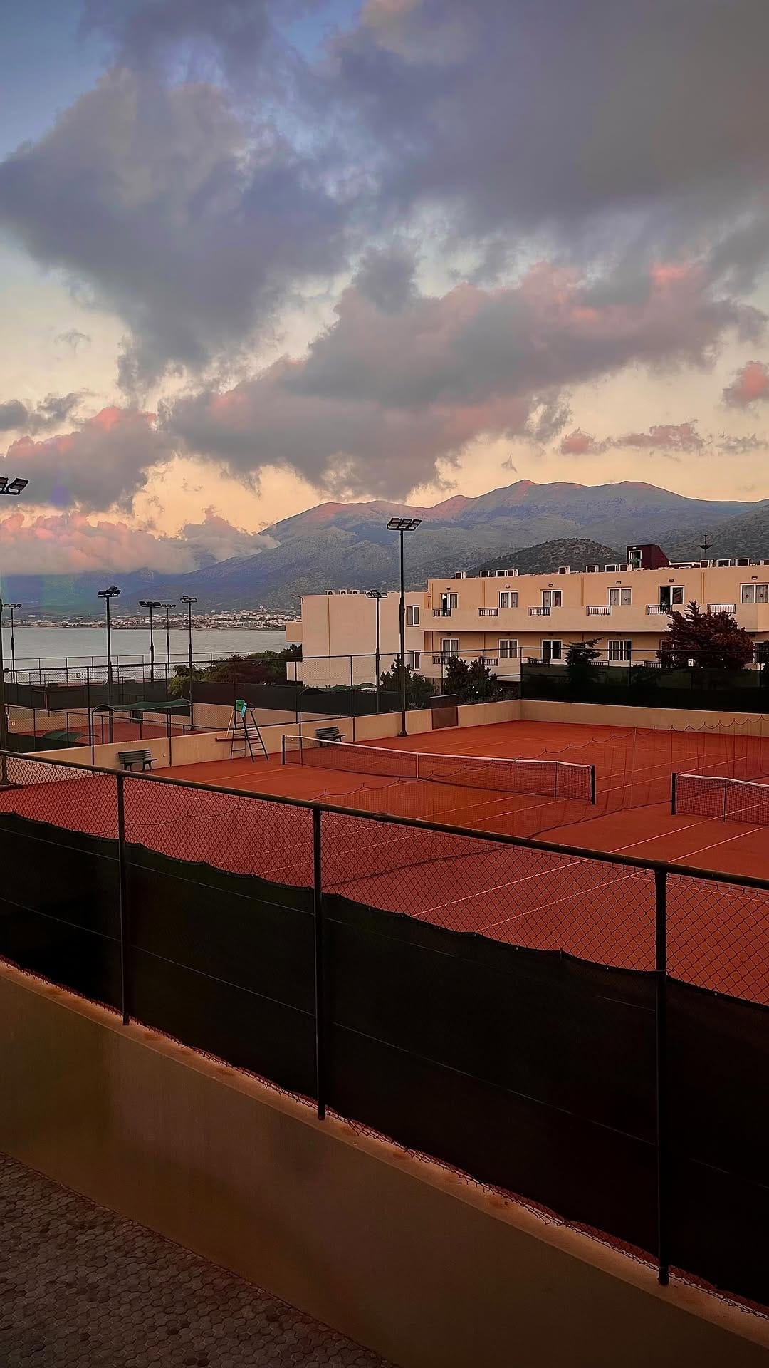 Post 4 by Maria Patrascu on Instagram (video)