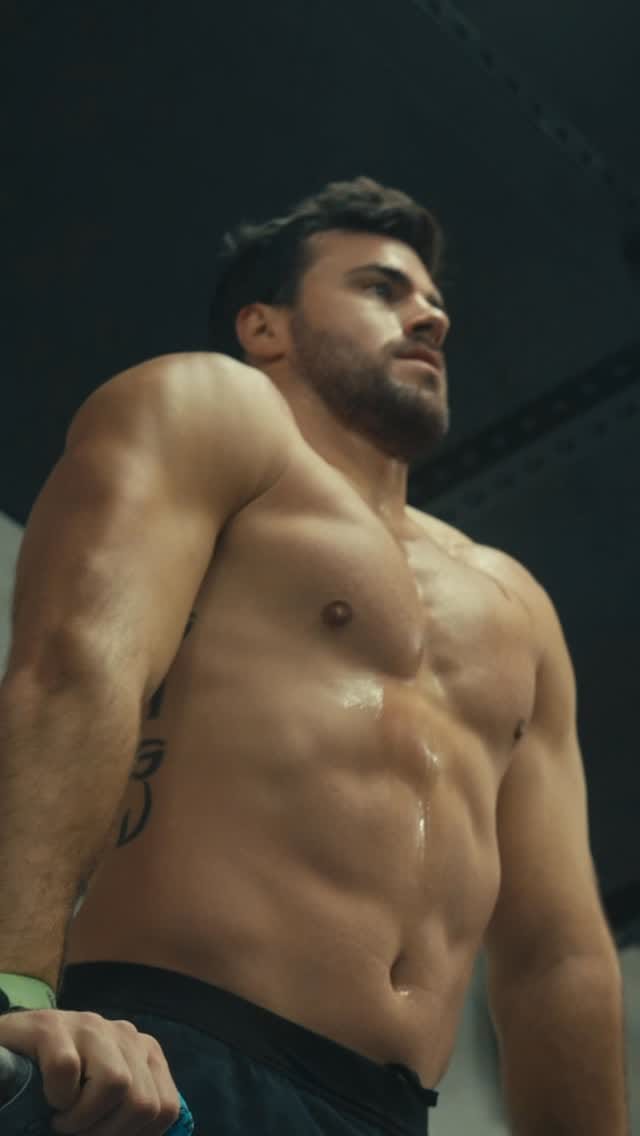 Post 7 by Alex Vigneault on Instagram (video)