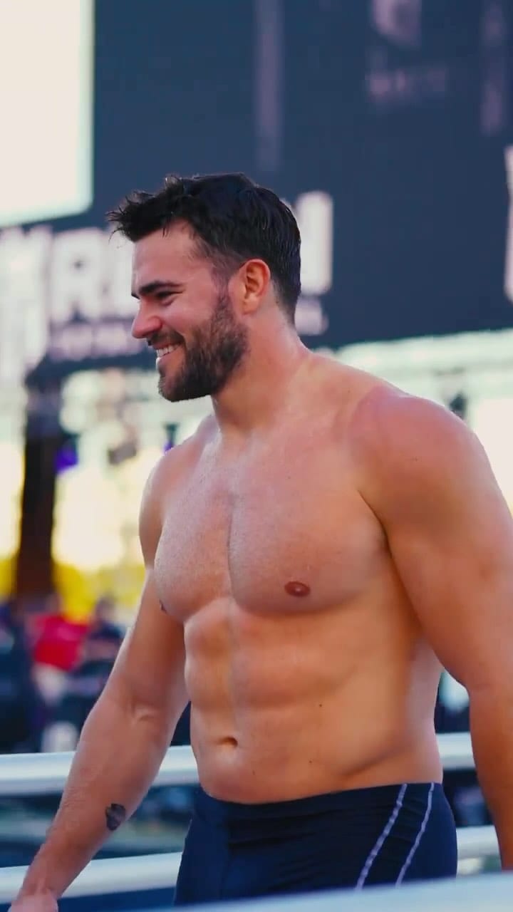 Post 10 by Alex Vigneault on Instagram (video)