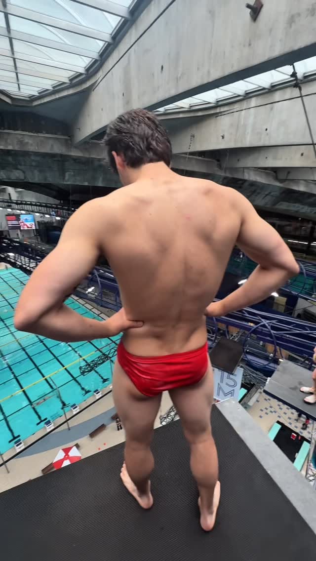 Post 2 by 𝓝𝓪𝓽𝓱𝓪𝓷 𝓩𝓼𝓸𝓶𝓫𝓸𝓻-𝓜𝓾𝓻𝓻𝓪𝔂 on Instagram (video)