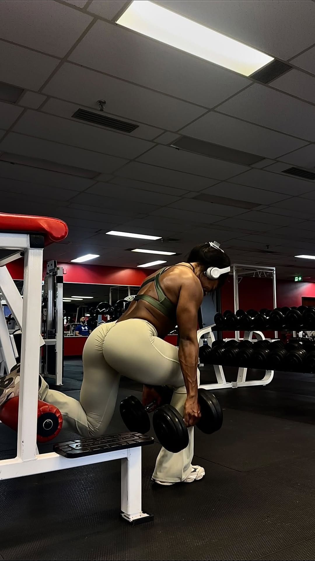 Post 8 by JOANNA JEAN| IFBB PRO on Instagram (video)
