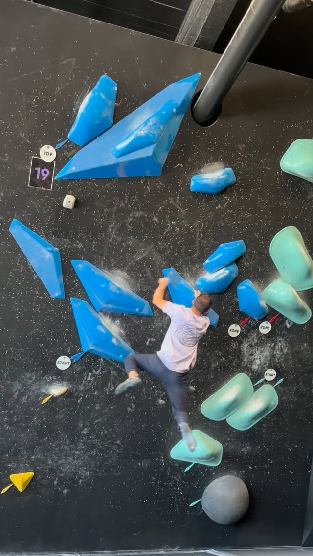 Post 2 by 𝗦𝗘𝗕𝗔𝗦𝗧𝗜𝗘𝗡 𝗟𝗔𝗭𝗨𝗥𝗘 on Instagram (video)