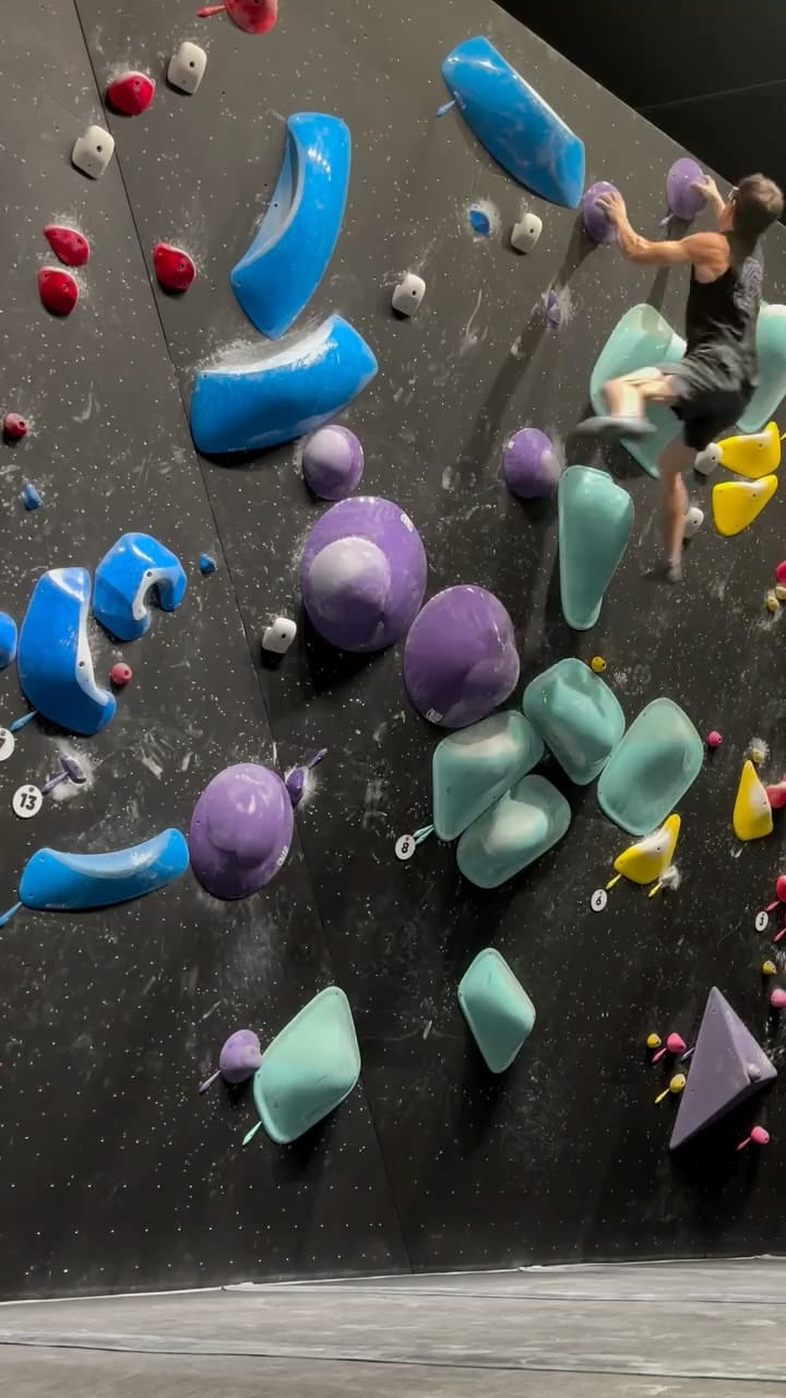Post 4 by 𝗦𝗘𝗕𝗔𝗦𝗧𝗜𝗘𝗡 𝗟𝗔𝗭𝗨𝗥𝗘 on Instagram (video)