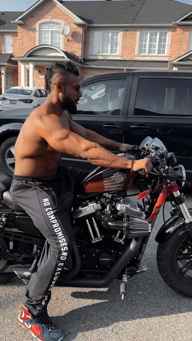Post 7 by Munish Kumar IFBB on Instagram (video)