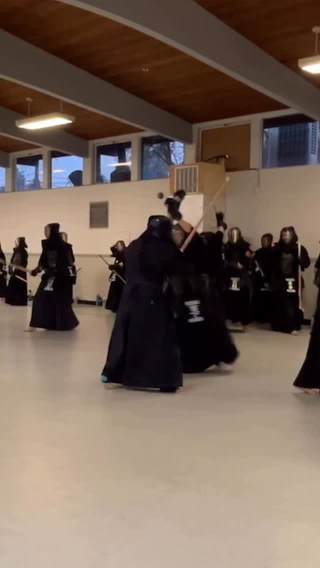 Post 2 by Shion Miyashita 宮下史音 on Instagram (video)