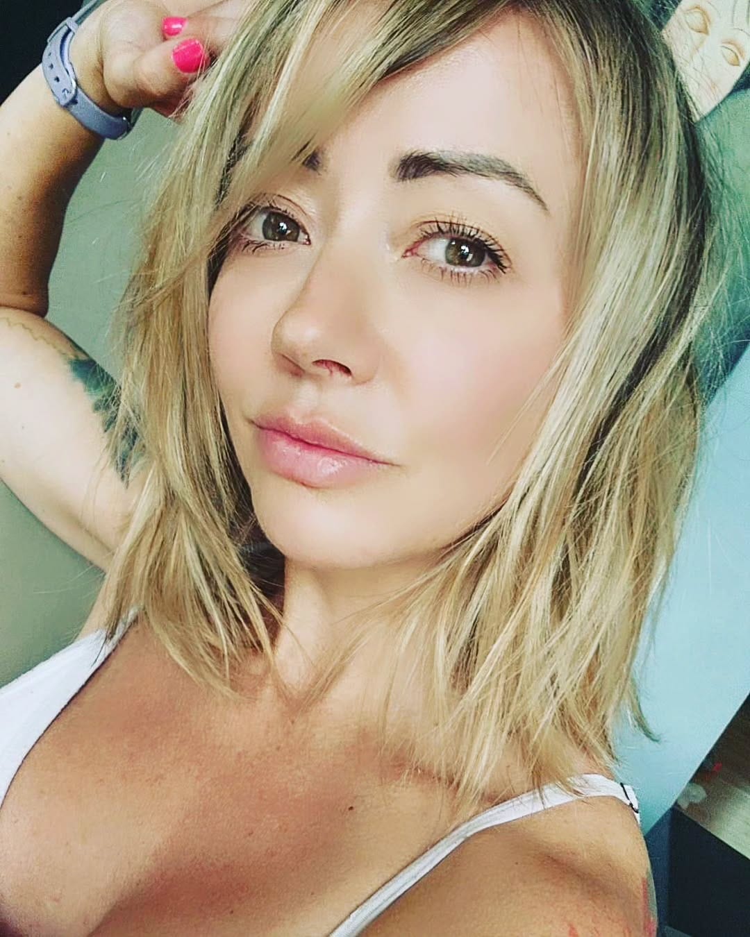 Post 9 by Laura Perry on Instagram (image)
