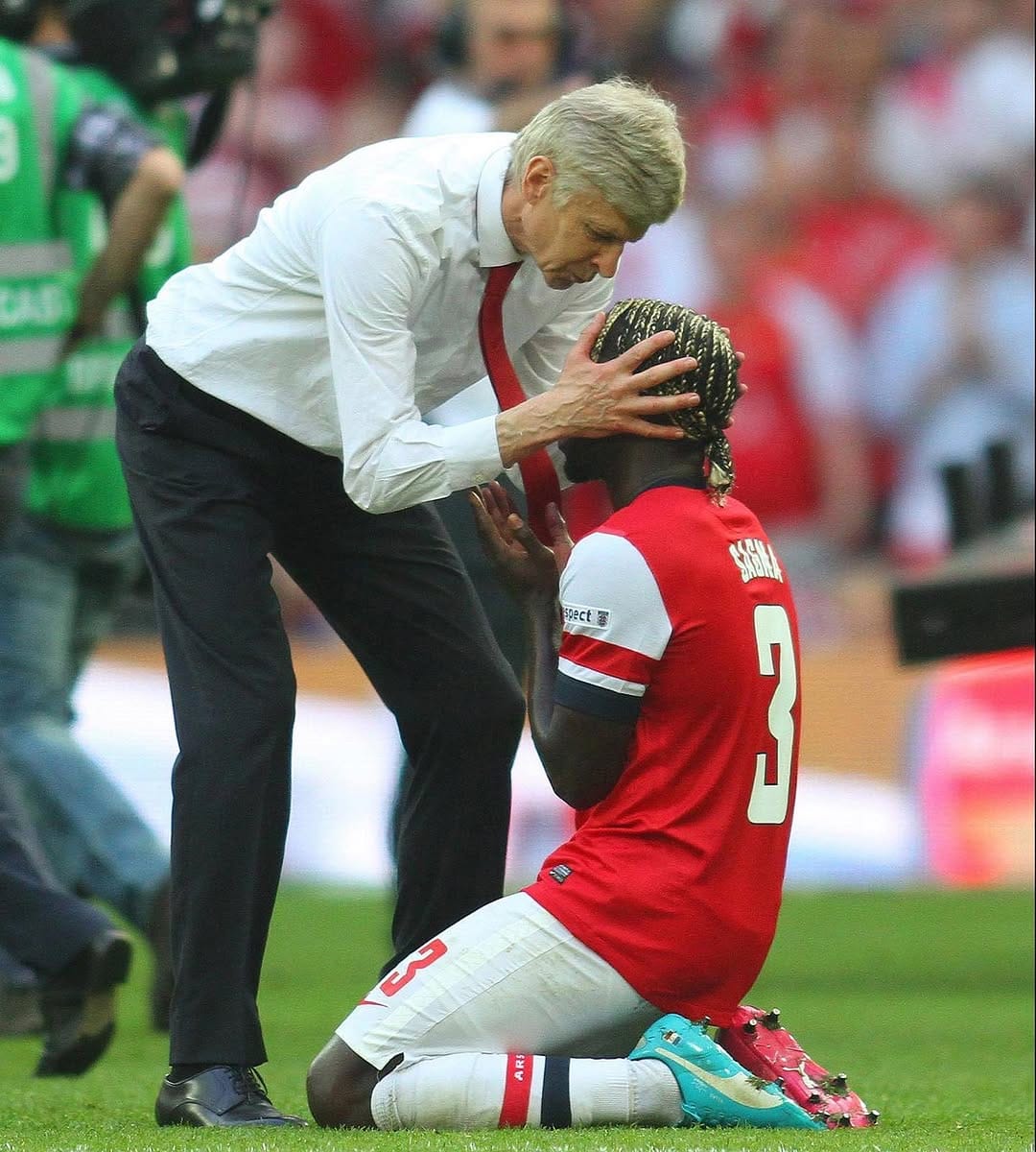 Post 8 by Bacary Sagna on Instagram (image)