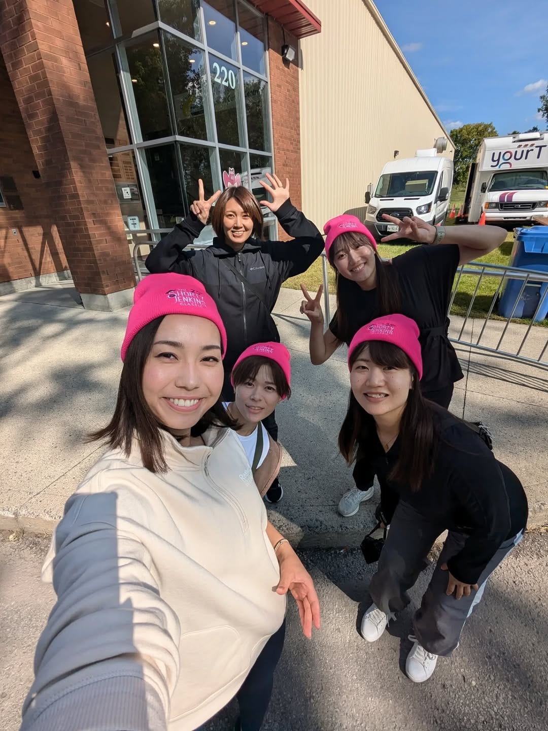 Post 10 by Anna Ohmiya 近江谷 杏菜 on Instagram (carousel)