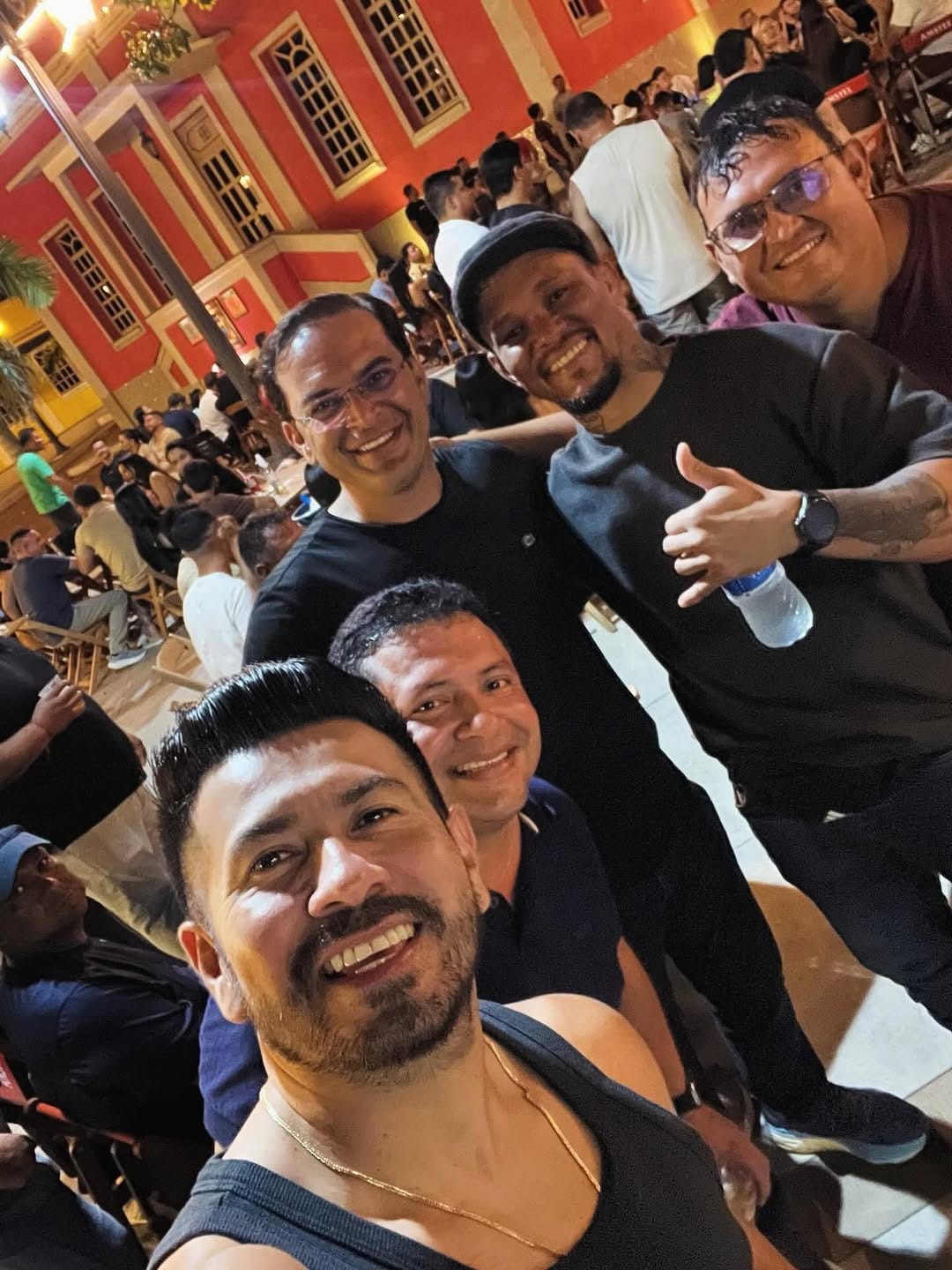 Post 1 by "The Gorilla"  Diego  Santos on Instagram (carousel)