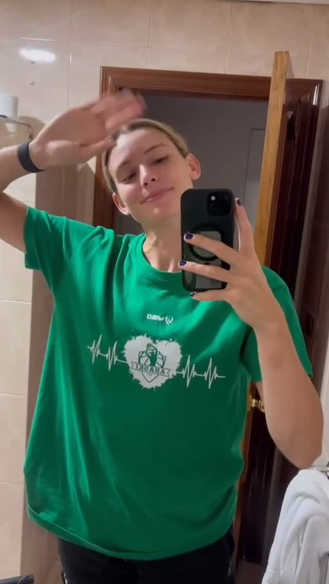 Post 6 by Sami Hill on Instagram (video)