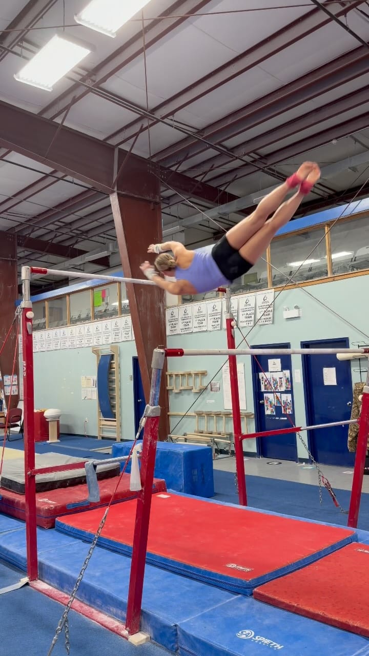 Post 4 by Ellie Black on Instagram (video)