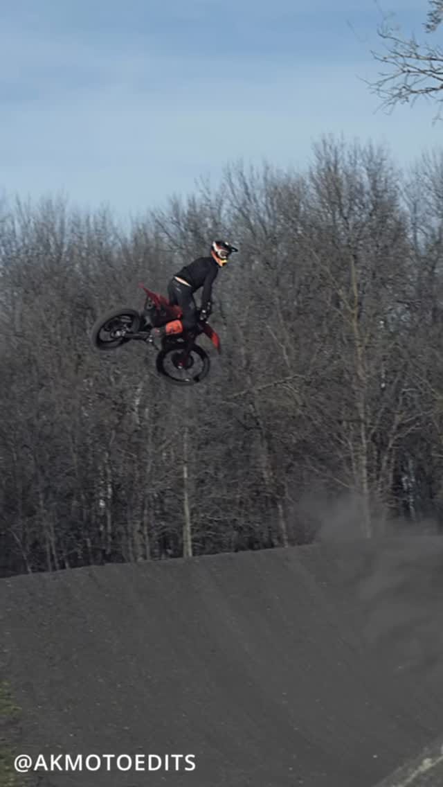Post 4 by Josh Penner on Instagram (video)