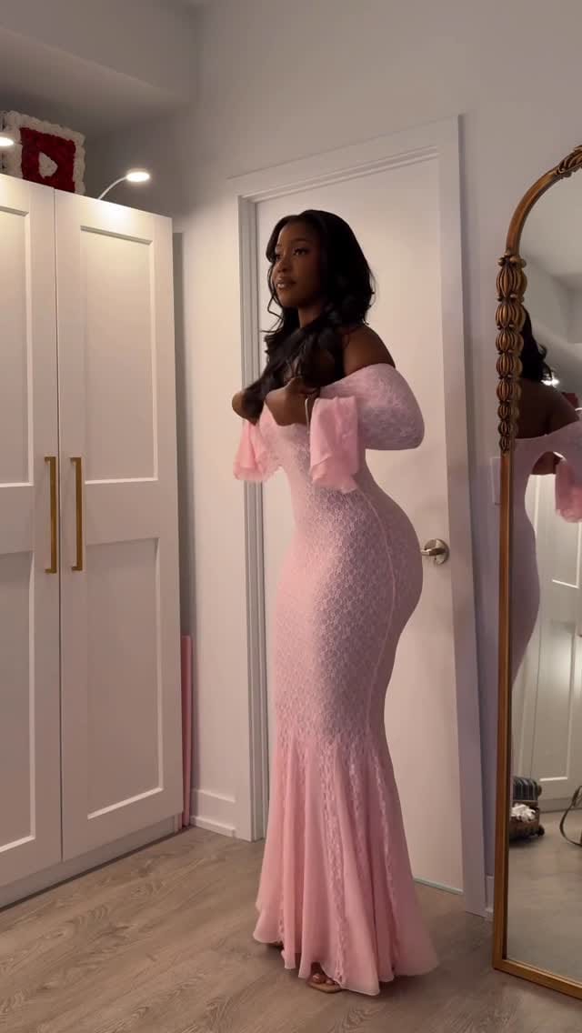Post 3 by Mo Flowers on Instagram (video)