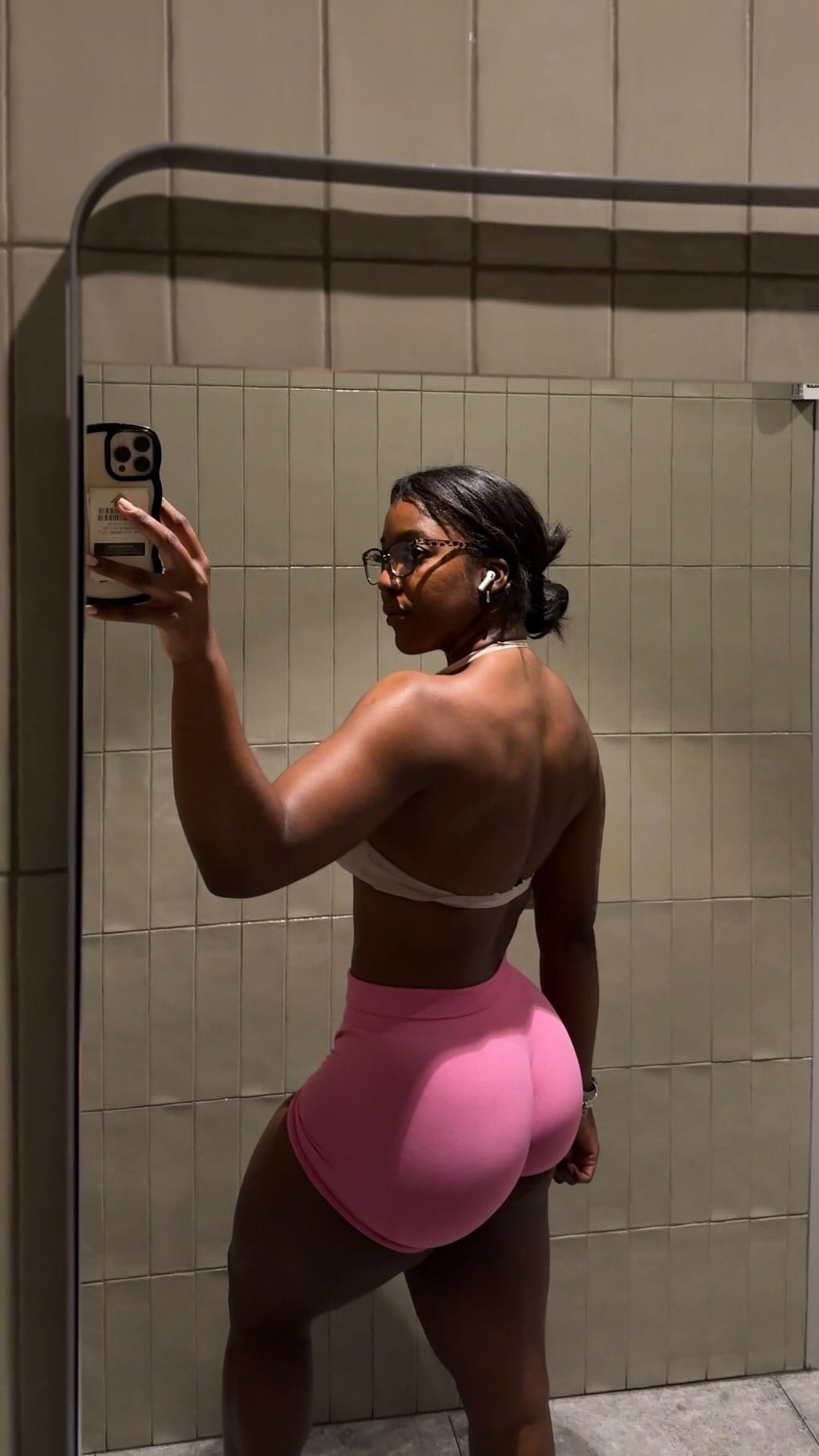 Post 7 by Mo Flowers on Instagram (video)