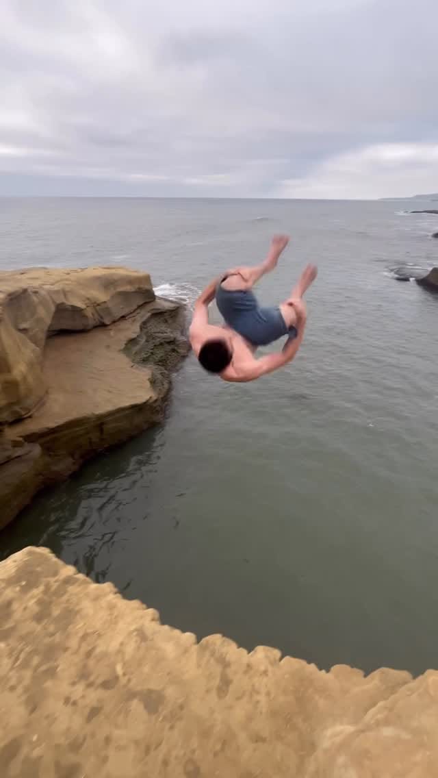 Post 2 by Bence on Instagram (video)