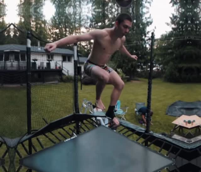 Post 3 by Bence on Instagram (video)