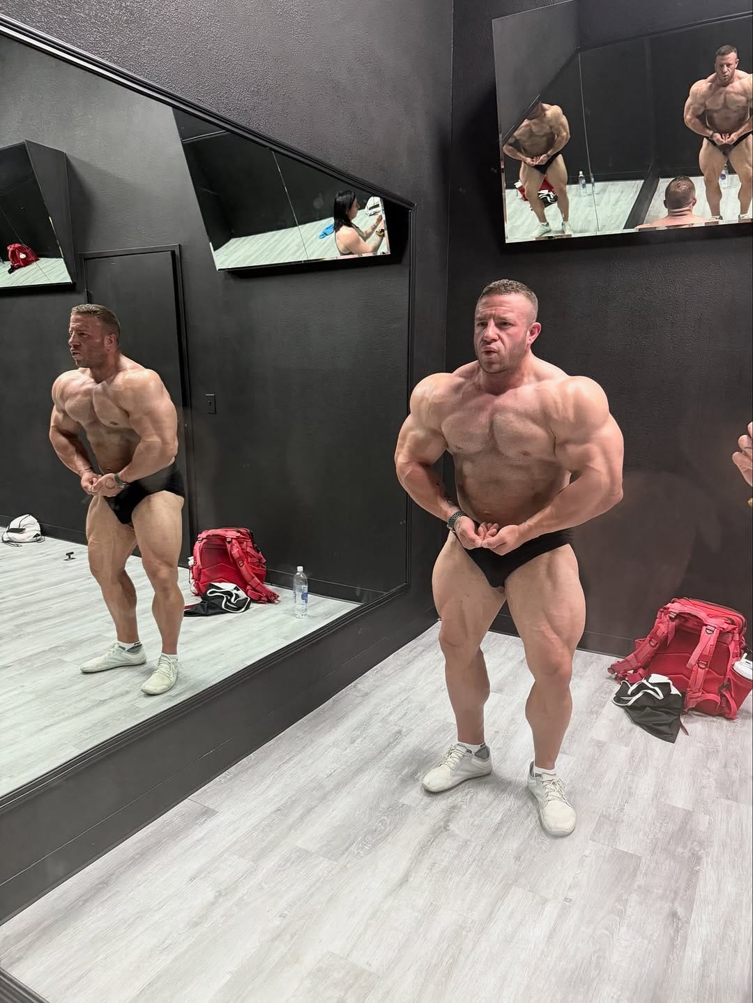 Post 6 by Nicolas Brassard | IFBB PRO 212 🇨🇦 on Instagram (carousel)