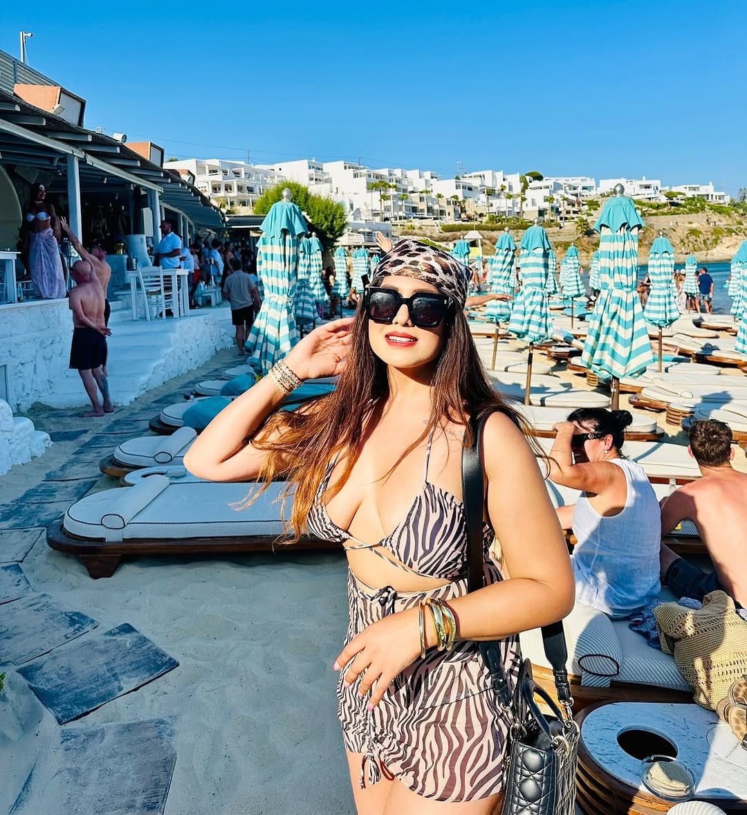 Post 9 by Tanisha Aggarwal on Instagram (carousel)