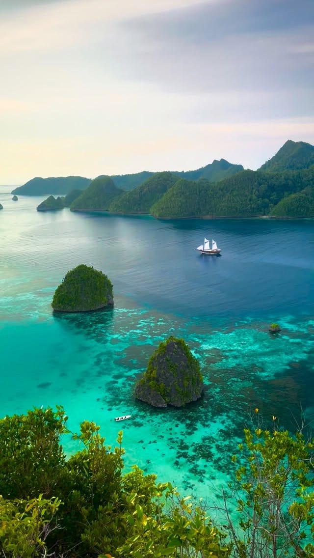 Post 7 by EMMETT SPARLING 🌎 TRAVEL on Instagram (video)