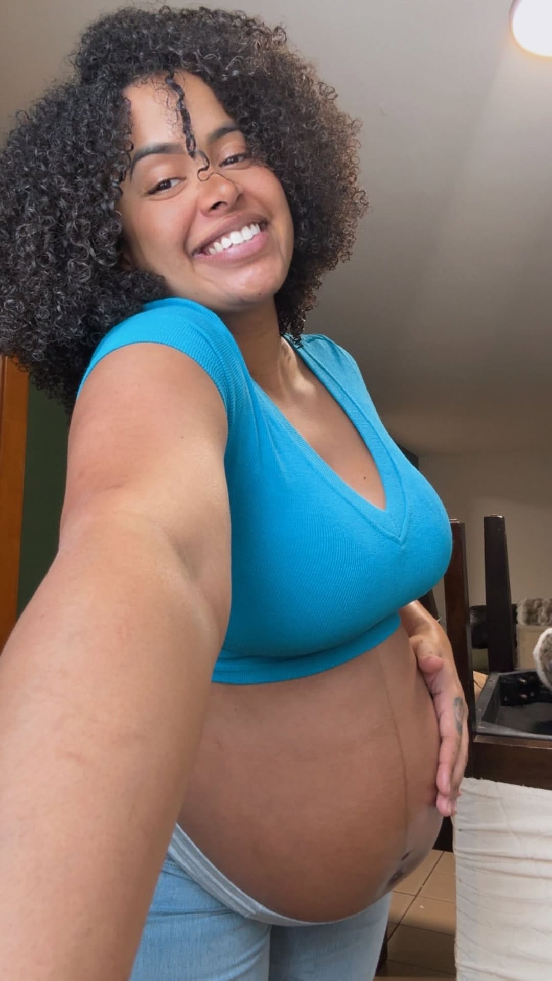 Post 4 by Letícia Ribeiro on Instagram (video)