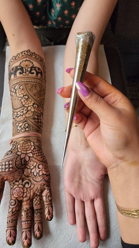 Post 10 by Toronto Bridal Henna Artist - Ramnik Kaur on Instagram (video)