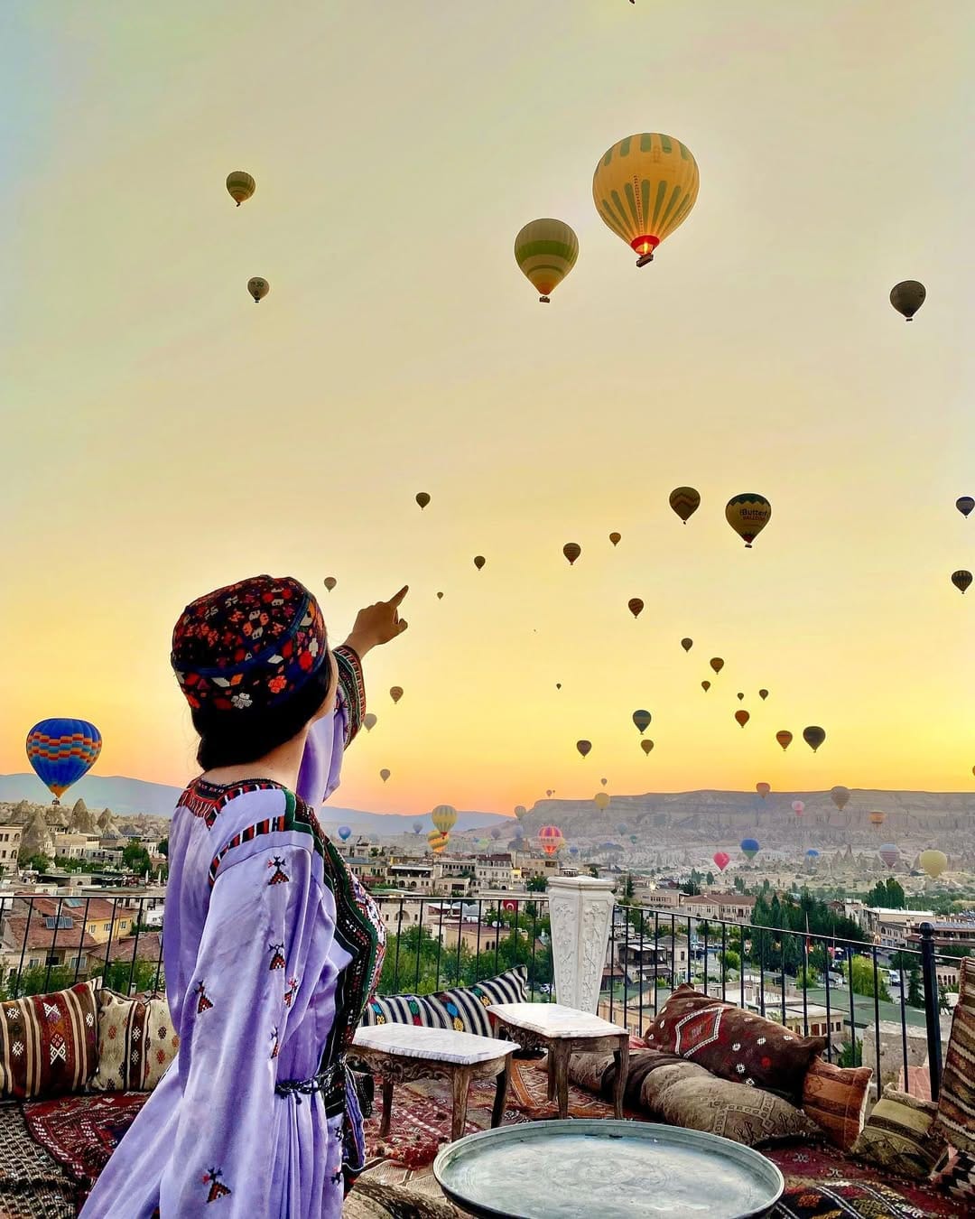 Post 9 by Cindy Cortés ✈︎Travel Life on Instagram (carousel)