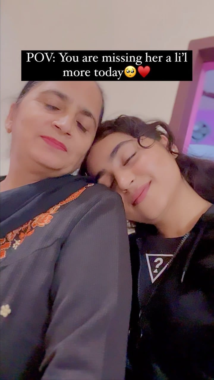 Post 8 by Life With Jasmine on Instagram (video)