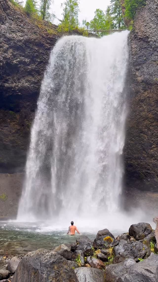 Post 9 by Hope & Logan Beswick | Hiking & Outdoors Couple on Instagram (video)