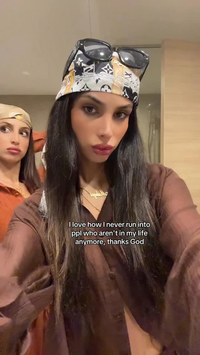 Post 2 by Magyy & Maya omrani on Instagram (video)