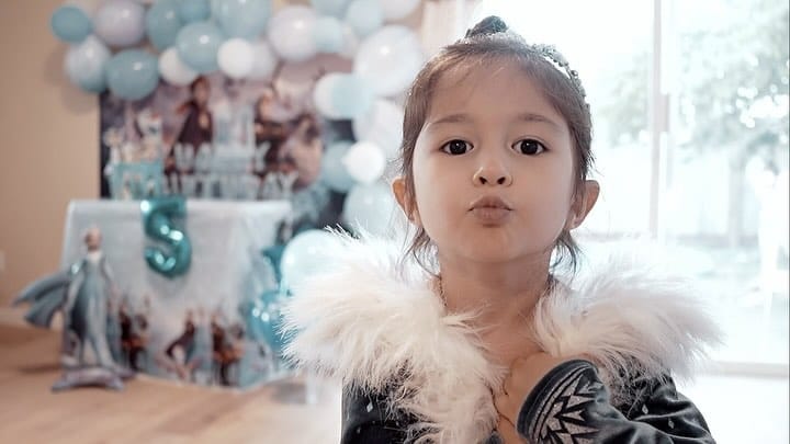 Post 8 by Rose Familystyle on Instagram (video)