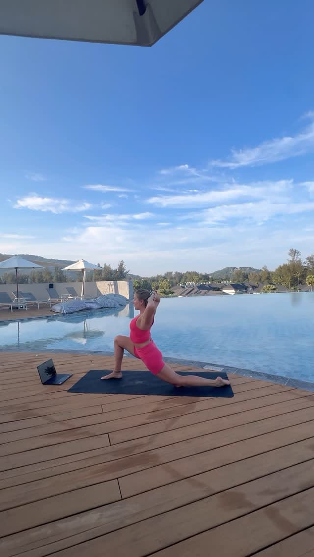 Post 1 by @flow_with_sofi on Instagram (video)