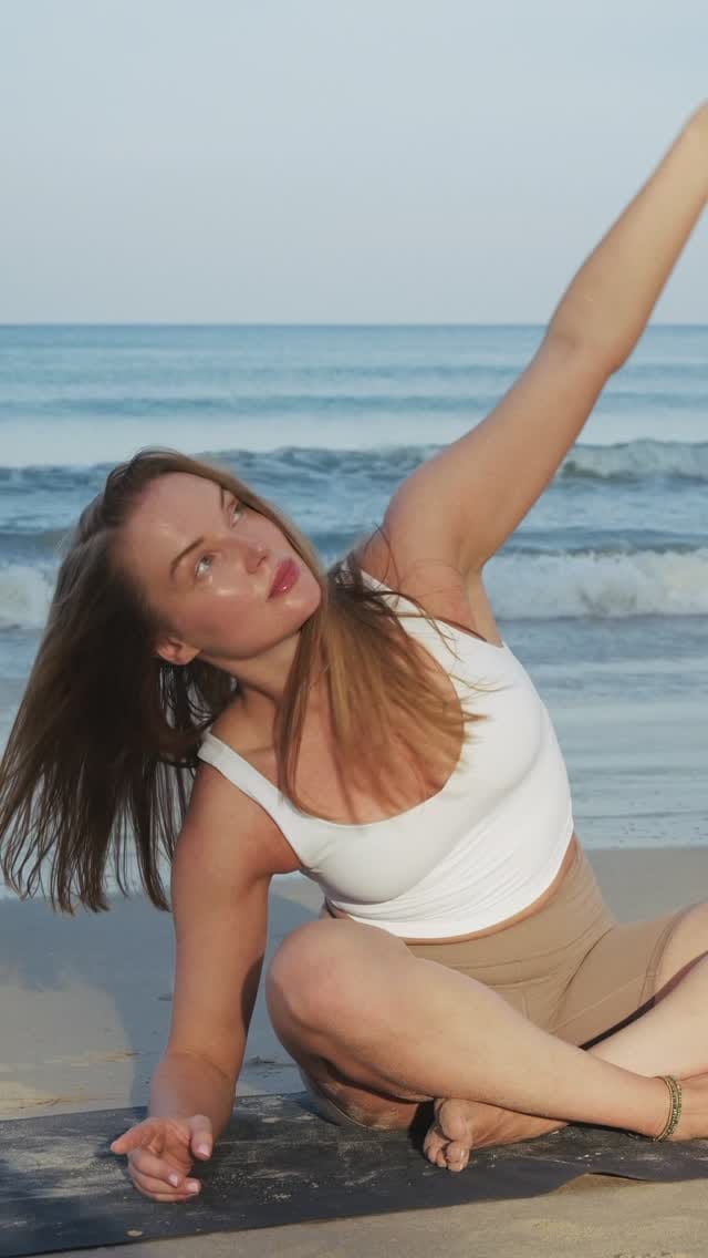 Post 4 by @flow_with_sofi on Instagram (video)
