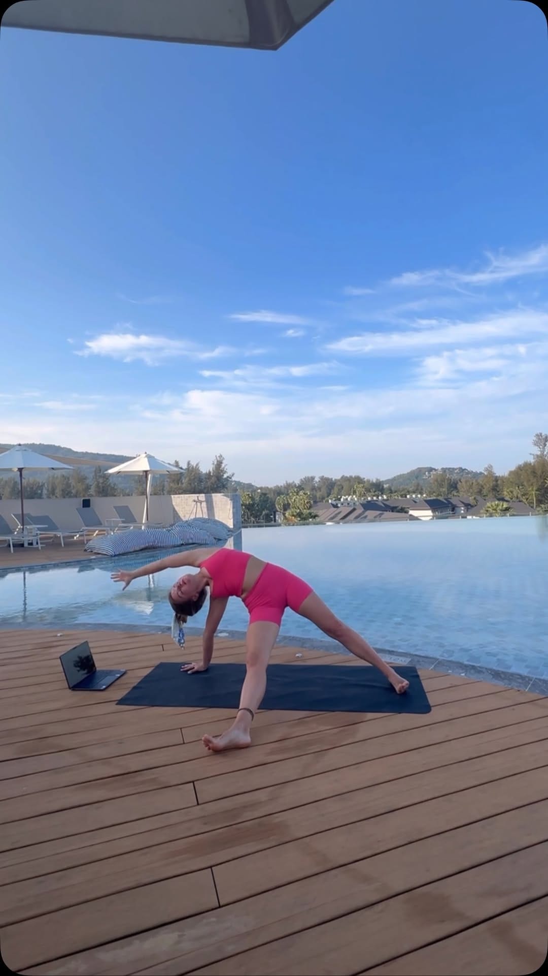 Post 3 by @flow_with_sofi on Instagram (video)