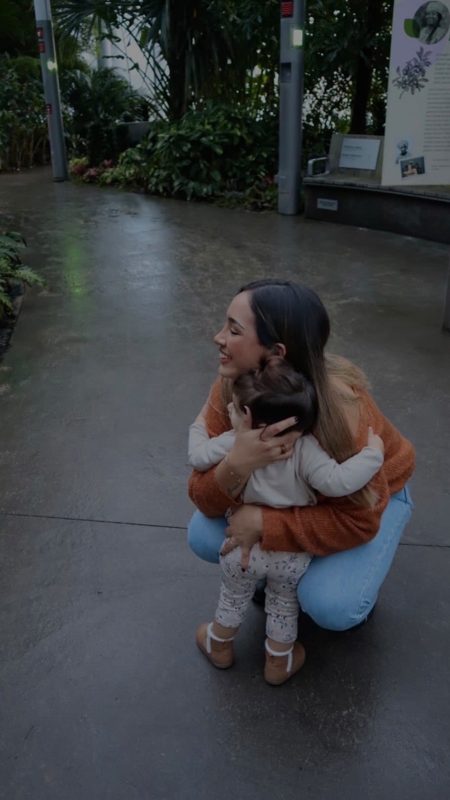 Post 2 by L U C I A N A  R U A L E S on Instagram (video)