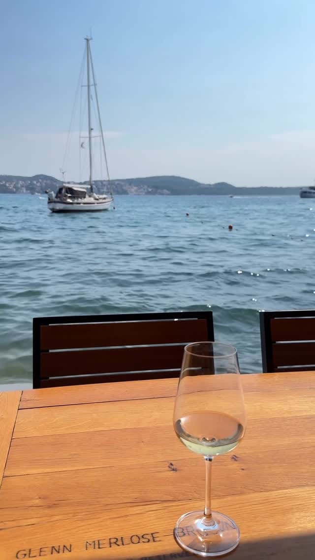 Post 2 by Diana | Toronto Blogger 🇨🇦🇭🇷 on Instagram (video)