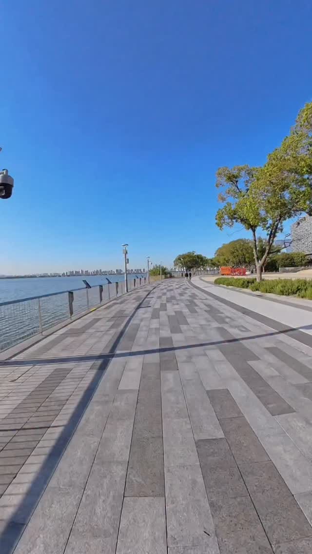Post 5 by Pascal Briand on Instagram (video)