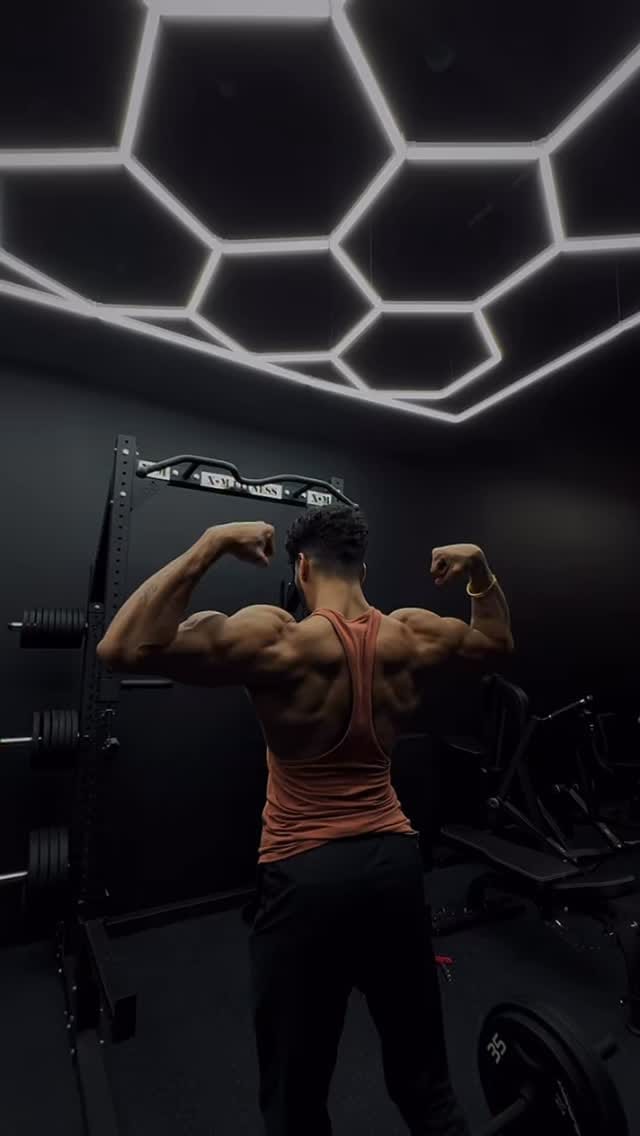 Post 7 by Akash Kohli 📈ONLINE FITNESS COACH⚜️ on Instagram (video)