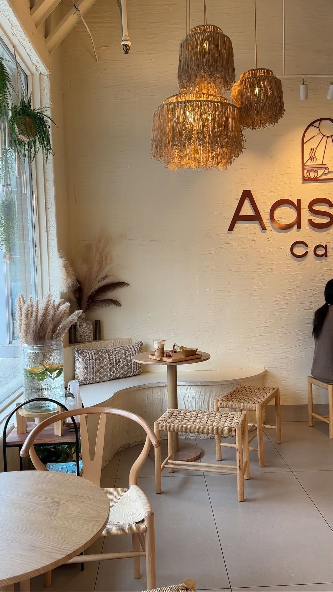 Post 8 by A&M - Food & Travel Couple on Instagram (video)