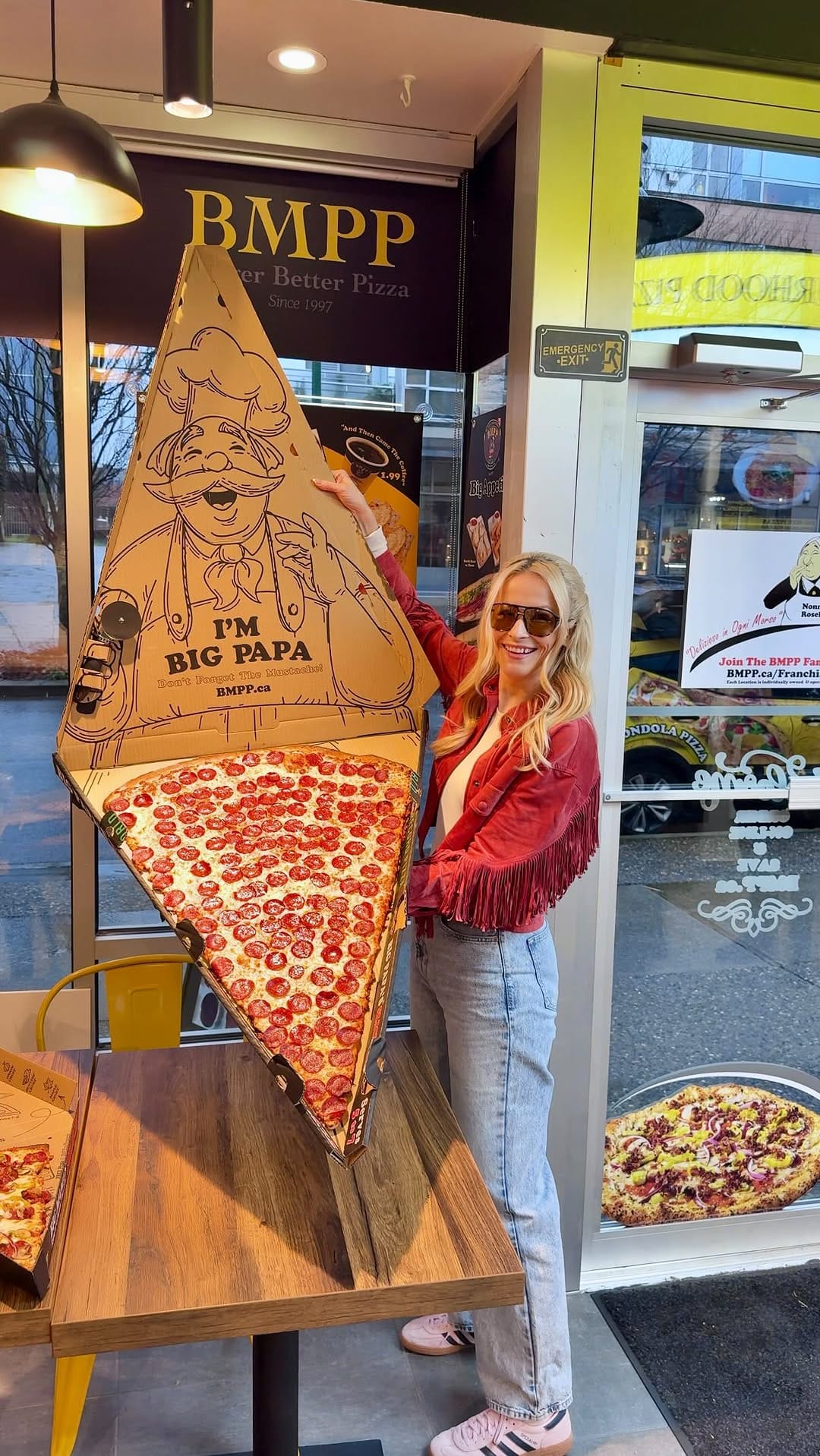 Post 5 by Laura Ullock | Vancouver Food & Lifestyle on Instagram (video)