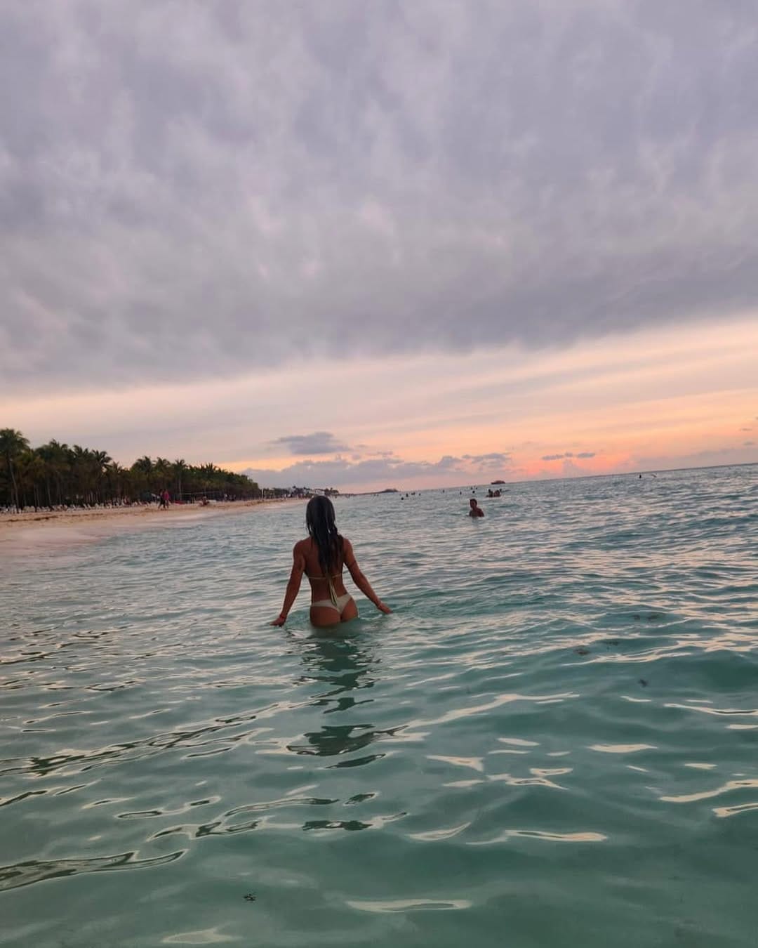 Post 4 by Laura Nguyen | Fitness Coach on Instagram (carousel)