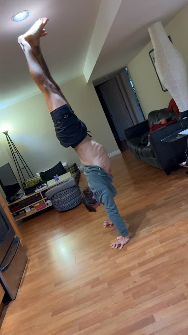 Post 4 by Slava Goloubov on Instagram (video)