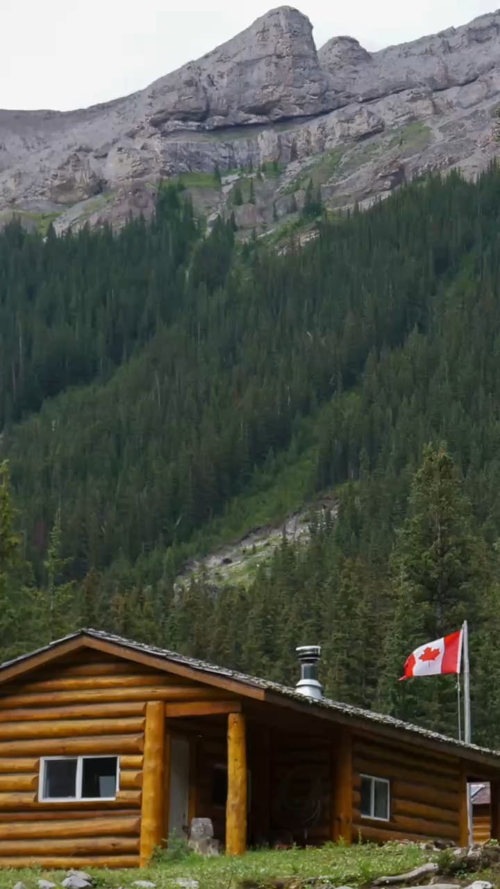 Post 1 by Samuel & Audrey on Instagram (video)