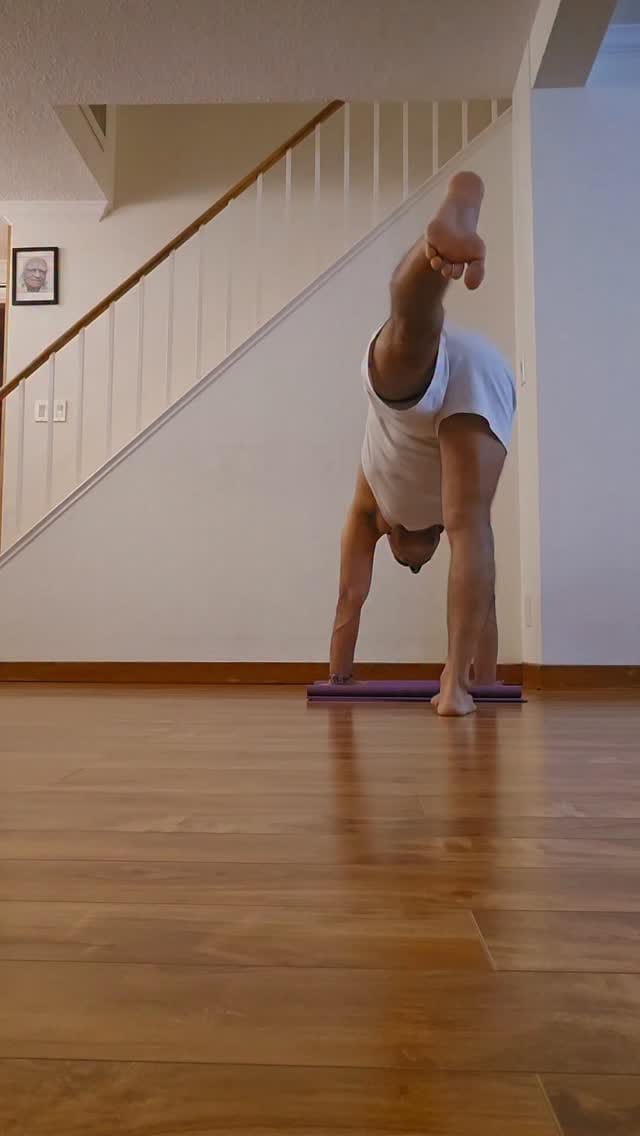 Post 1 by Yogananta - Iyengar Yoga on Instagram (video)