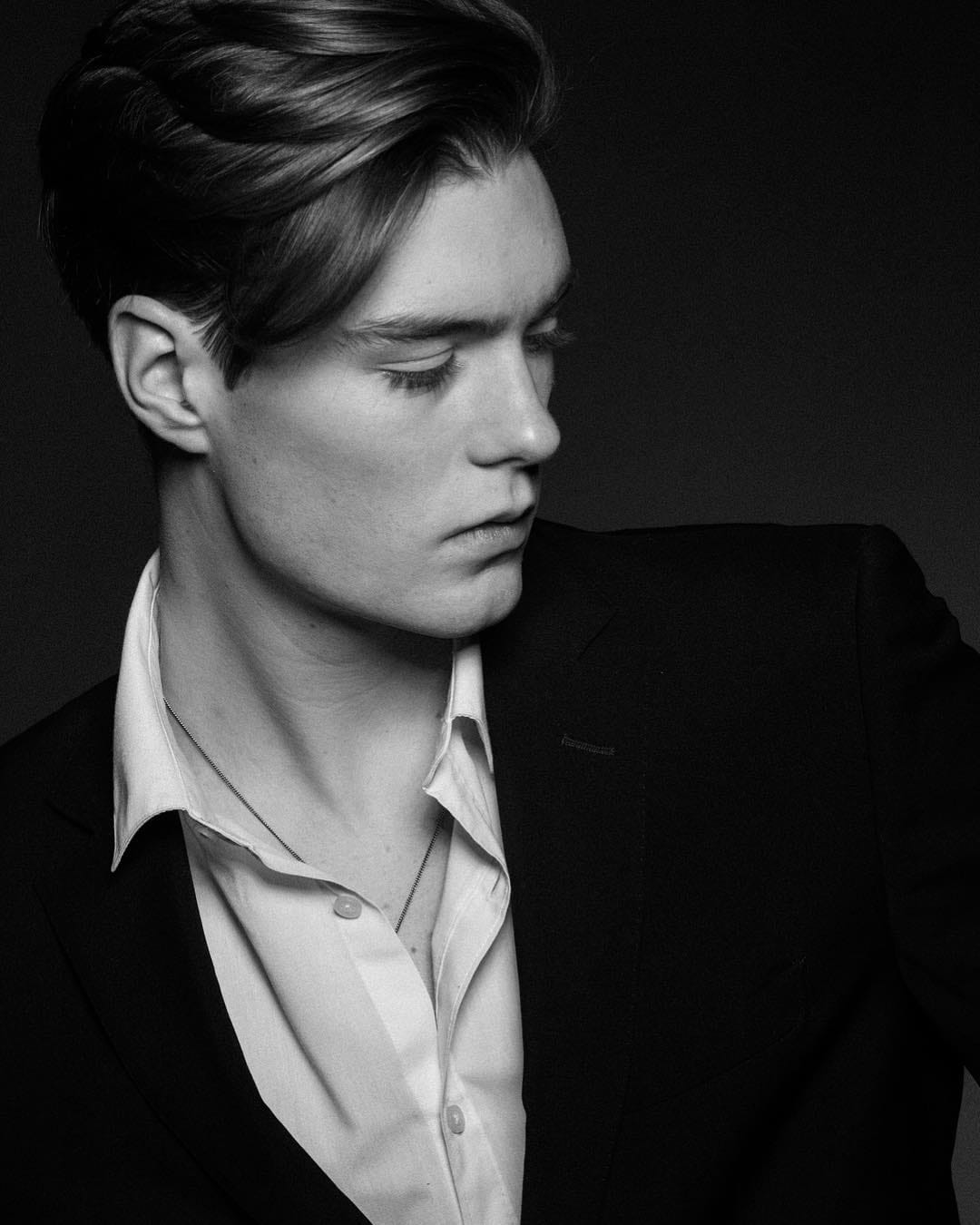 Post 10 by Erik Perrins on Instagram (image)