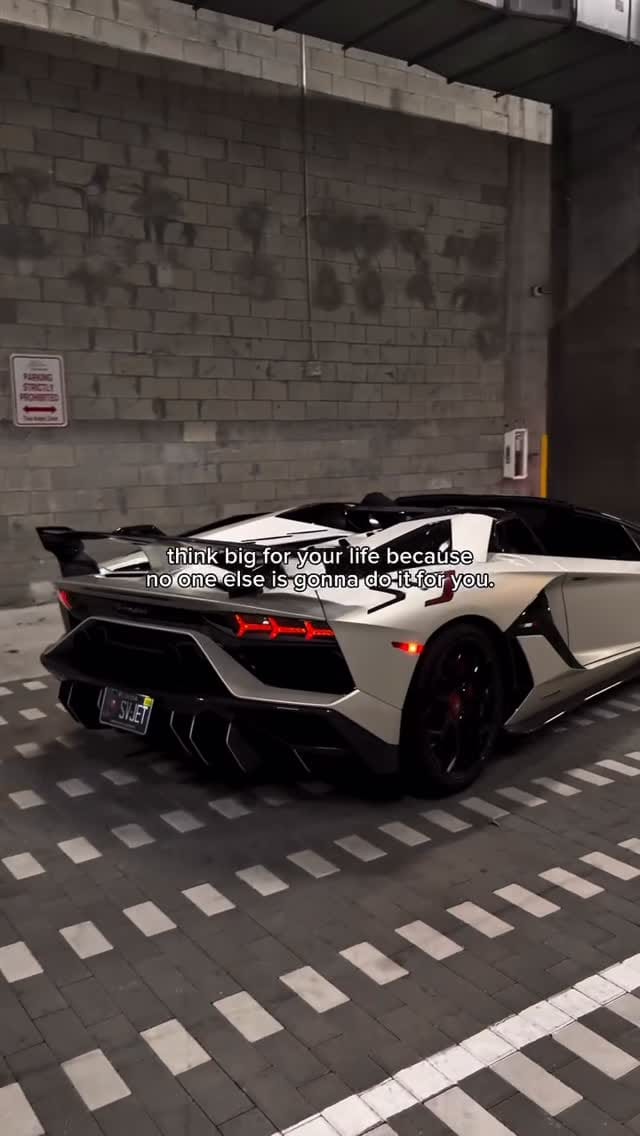 Post 2 by JESSE TRESSEL on Instagram (video)