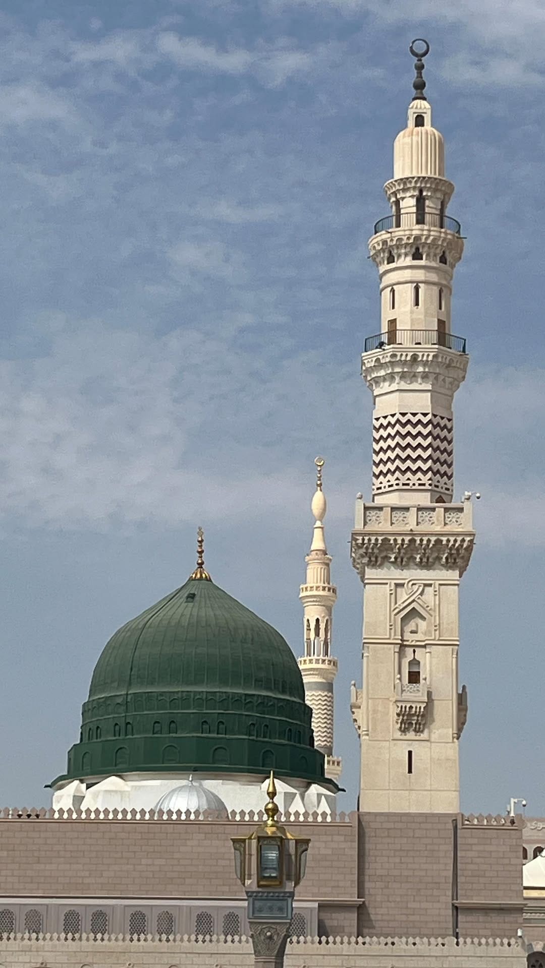 Post 5 by Samiya & Faizan on Instagram (video)