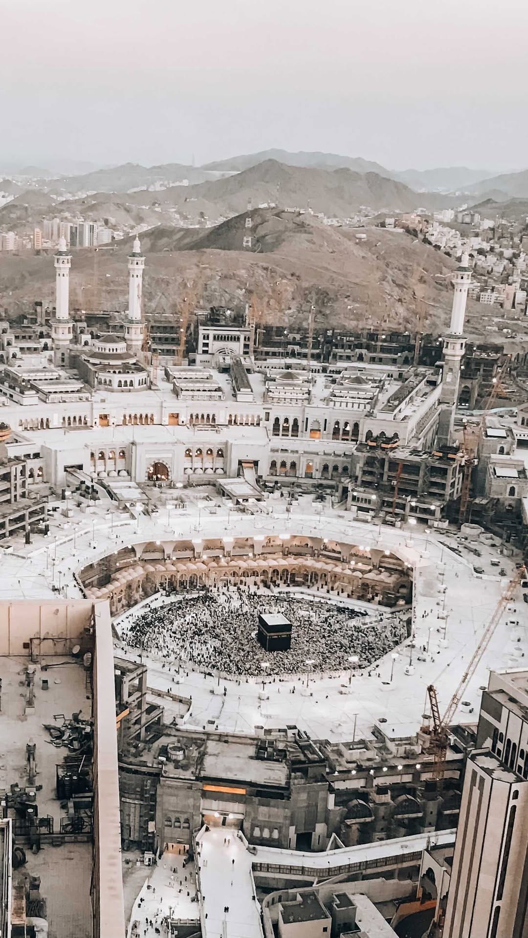 Post 8 by Samiya & Faizan on Instagram (video)