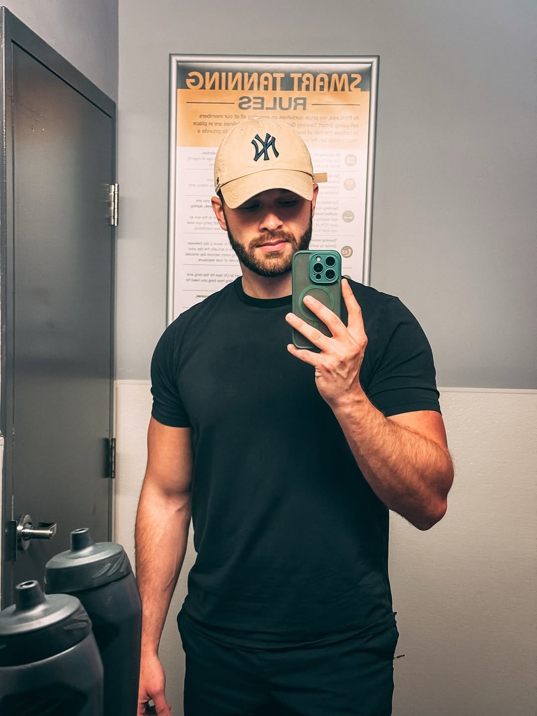 Post 8 by Samuel Léger on Instagram (image)