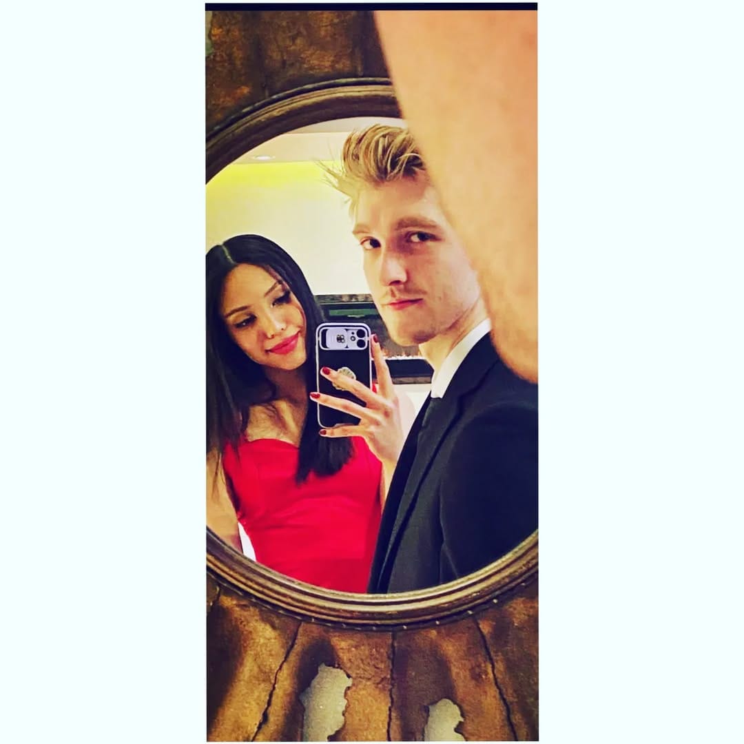 Post 7 by @lovelylifejack on Instagram (carousel)